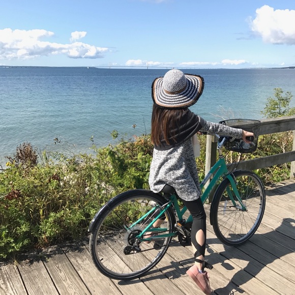 Meet your Posher, Linh - Picture 4 of 4